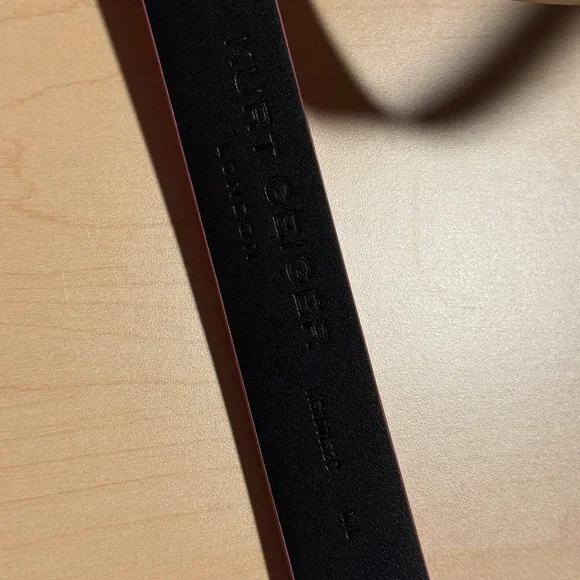 Kurt Geiger pink Belt with Gold Buckle M/L - Picture 2 of 2